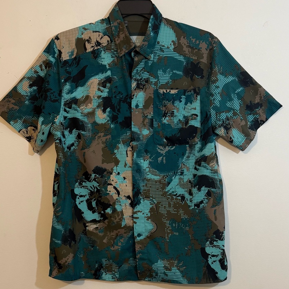 Under Armour UA Dockside Button Up Shirt Mens L Camo Floral Teal